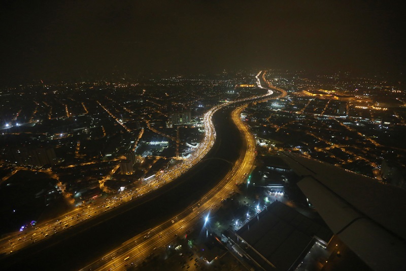 Imagem colorida mostra a marginal tietê durante a noite - Metrópoles