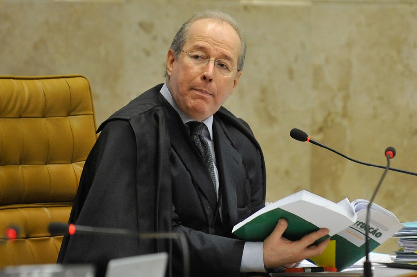 Ministro Celso de Mello no plenário do STF