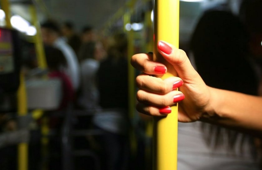 Mulher ônibus
