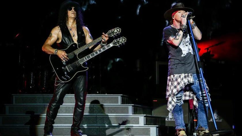 Banda Guns n"roses no palco