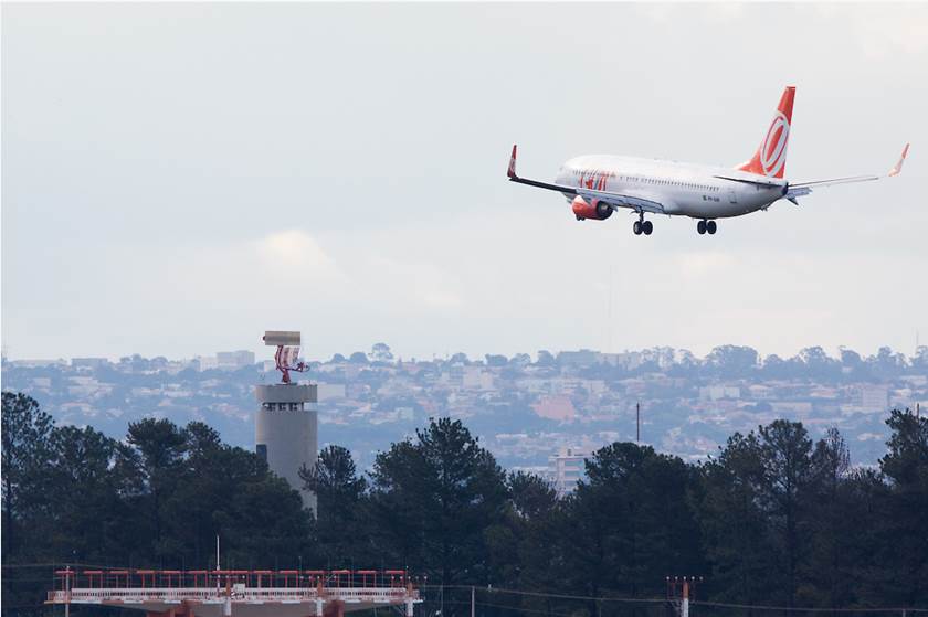 avião voando