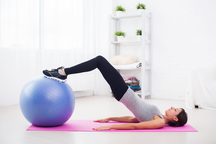 Profissionais orientam pessoas que tem dores nas articulações se informem antes de fazer a prática de pilates