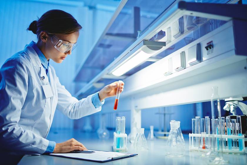 cientista em laboratório