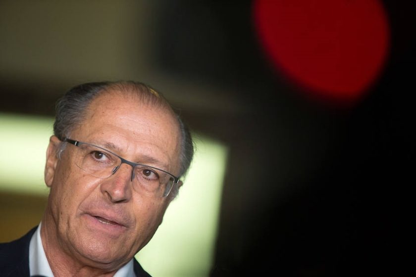 DNT 27-11-2017 SAO PAULO - SP / POLITICA OE / GERALDO ALCKMIN PRESIDENCIA PSDB - Governador de Sao Paulo Geraldo Alckmin no Palacio dos Bandeirantes, sede do governo estadual. Senador Tasso Jereissati (CE) e governador de Goias Marconi Perillo desistiram de concorrer a presidencia nacional do PSDB o nome de Alckmin se torna consenso no partido para assumir a legenda - FOTO DANIEL TEIXEIRA/ESTADAO