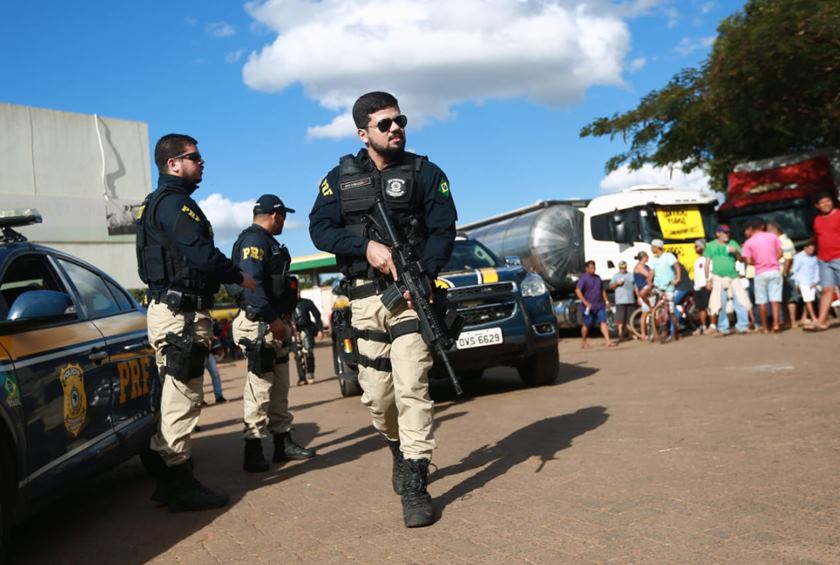 policiais da PRF