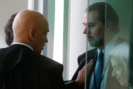 Imagem colorida de Alexandre de Moraes e Dias Toffoli - Metrópoles