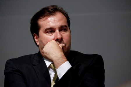 Rodrigo Maia, presidente da Câmara, sugere corte de salários de servidores