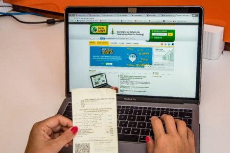 Computador e consumidor com nota