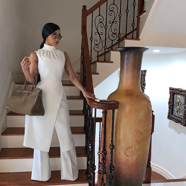 Reprodução/Instagram/@iamcardib