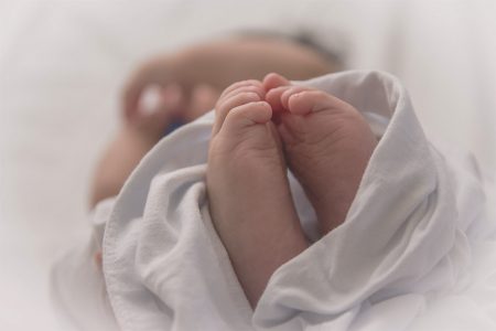 pés de bebê - parentalidade
