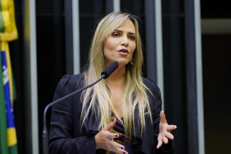 Celina Leão
