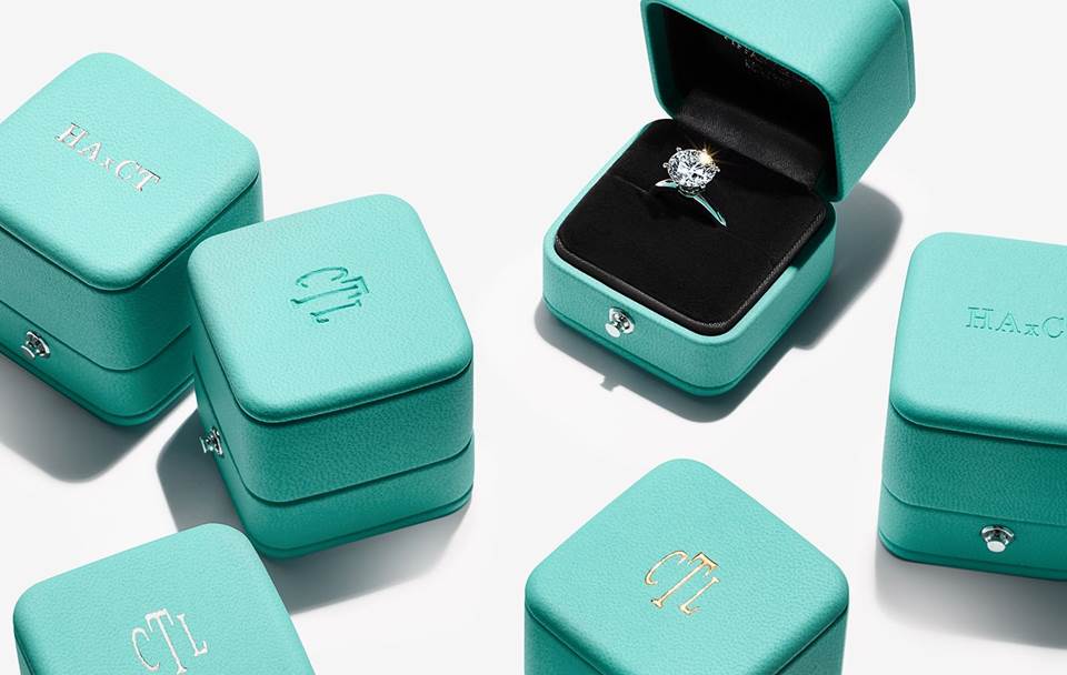 Blue blox da Tiffany com joia