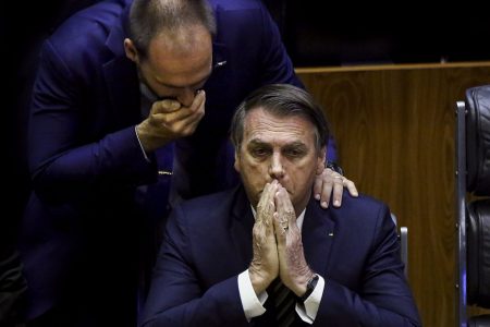 Bolsonaro fala com Eduardo