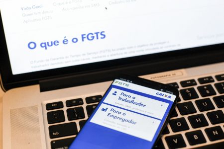 Foto aplicativo do FGTS - Metrópoles
