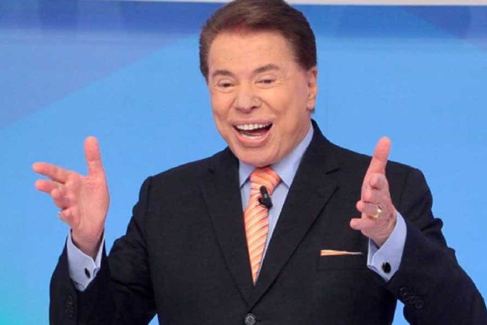 Silvio Santos alegre em seu programa