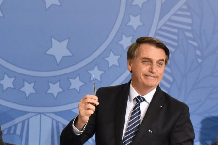 Jair Bolsonaro caneta compactor - bic