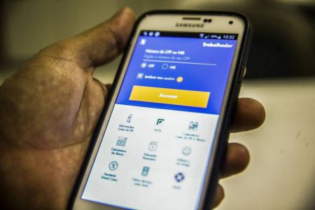 A Caixa Econômica Federal libera neste sábado (25/7) as opções de saques e transferências aos trabalhadores nascidos em janeiro para o auxílio emergencial de R$ 600 ou o saque emergencial do Fundo de Garantia do Tempo de Serviço (FGTS).