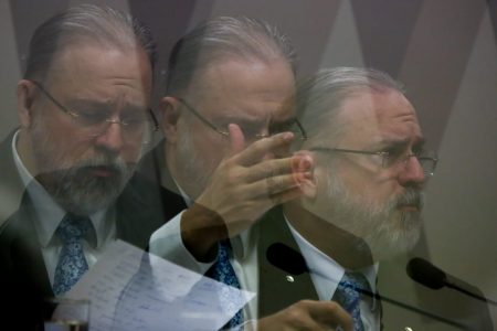 Imagem sobreposta de Augusto Aras