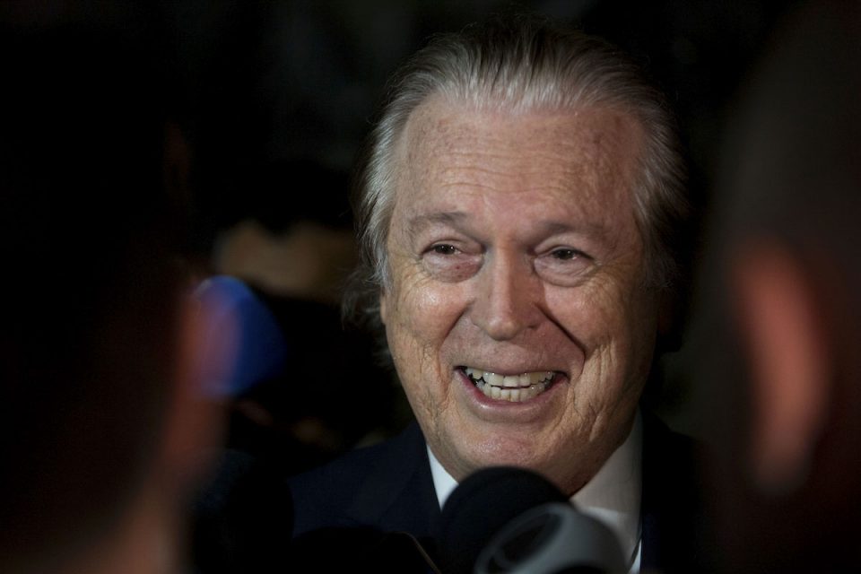 Após receber três stents para desobstruir uma artéria, o deputado federal por Pernambuco Luciano Bivar deixou a Unidade de Terapia Intensiva (UTI)