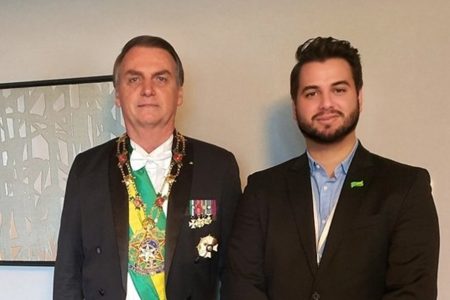 Lula Mauro Cid Filipe Martins ao lado do presidente Bolsonaro
