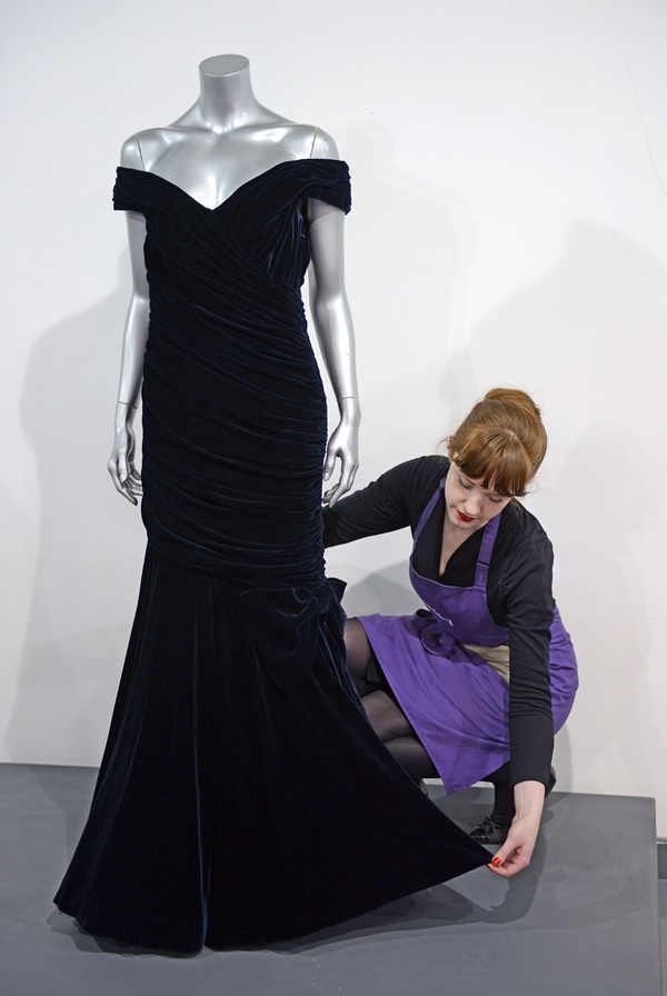 Vestido de veludo usado por Lady Di