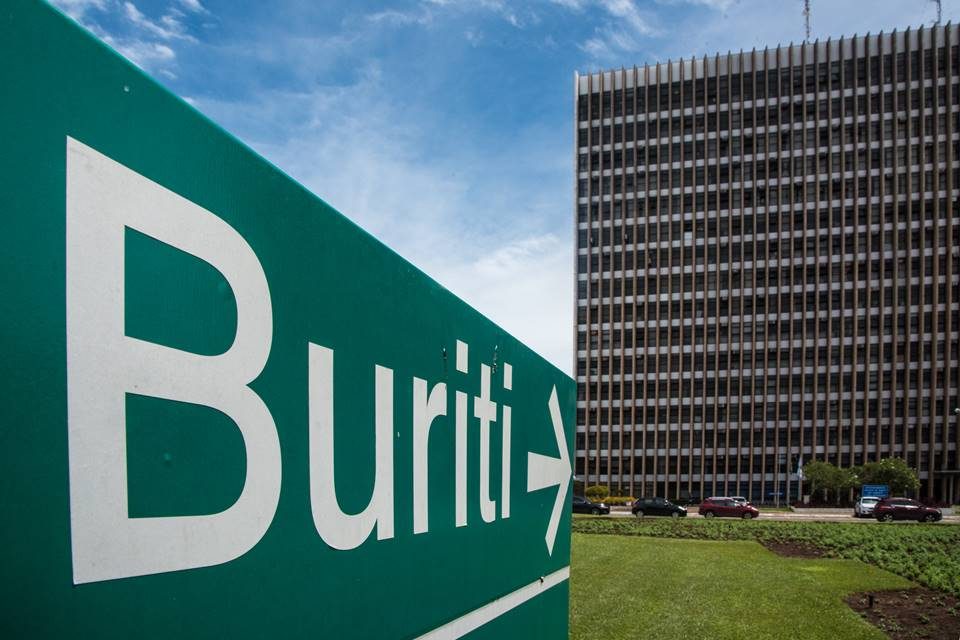 Placa que mostra o Palácio do Buriti