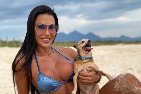 gracyanne barbosa e rambo na praia