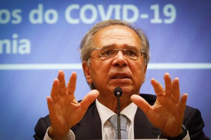 Ministro da Economia concede entrevista