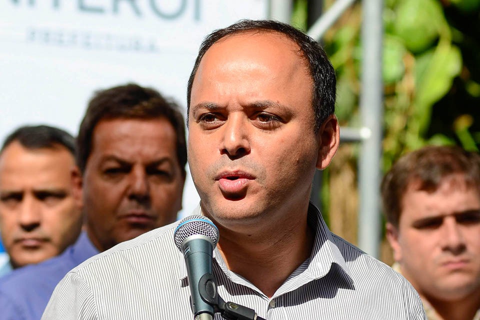 prefeito de Niterói Rodrigo Neves