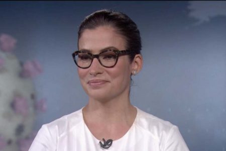 renata-vasconcelos-se-emociona-com-aplausos-a-médicos