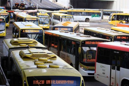 Ônibus na Rodoviária do Plano Piloto