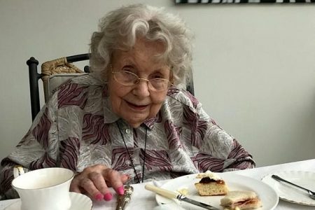 Rita Reynol - idosa de 99 anos se recuperou do coronavírus