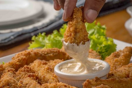 Frango frito com maionese
