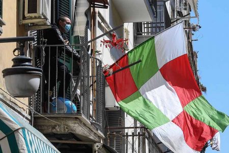 Italianos contra o coronavírus