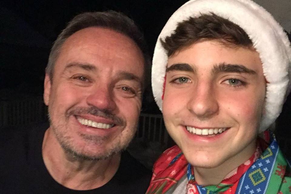 O apresentador Gugu Liberato com o filho