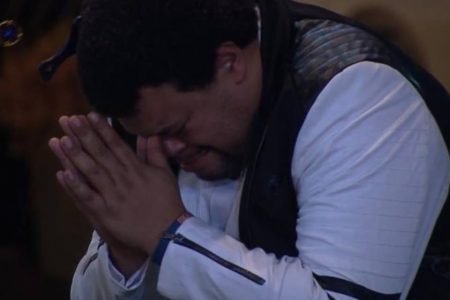 babu-bbb20 chorando