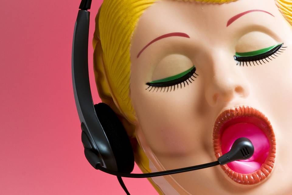 Boneca inflável atendente de telemarketing
