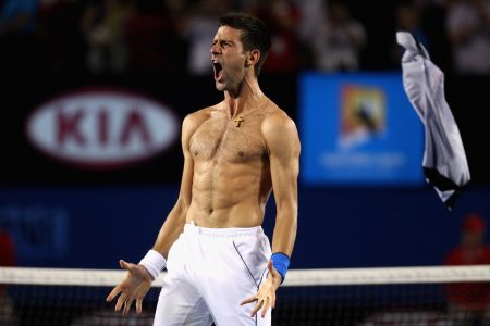 Djokovic sem camisa