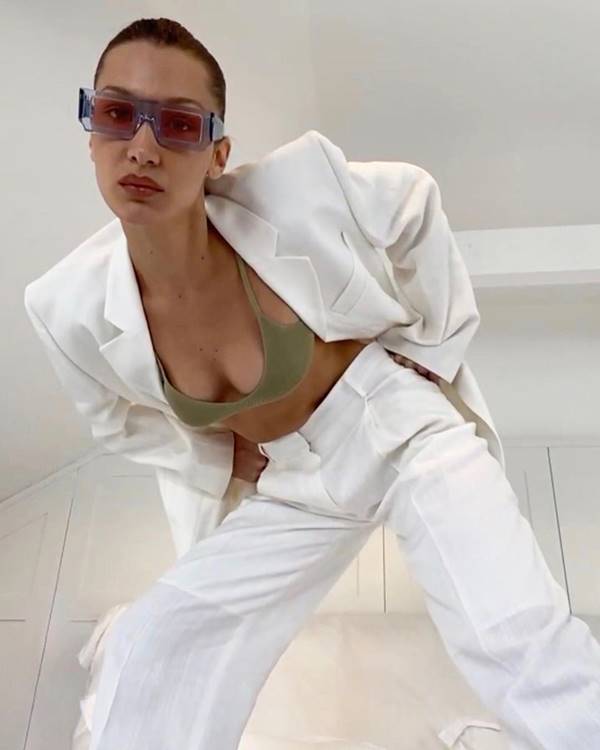 Bella Hadid posa para Jacquemus
