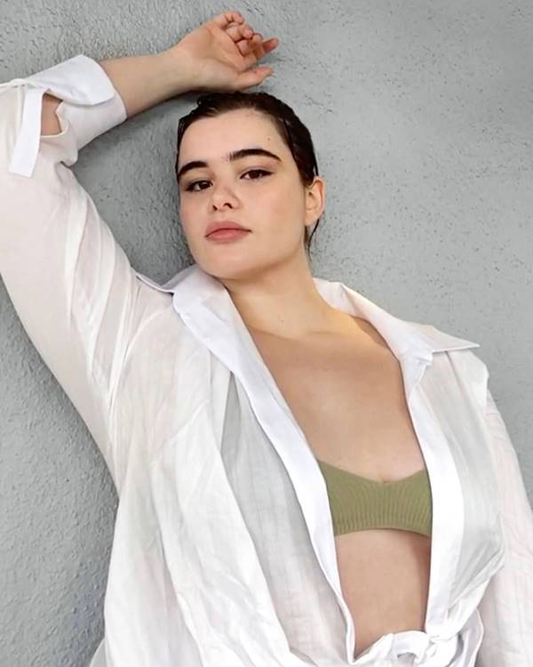 Barbie Ferreira posa para Jacquemus