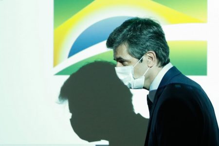 Ministro da saúde, Nelson Teich, em coletiva de imprensa em 28/04