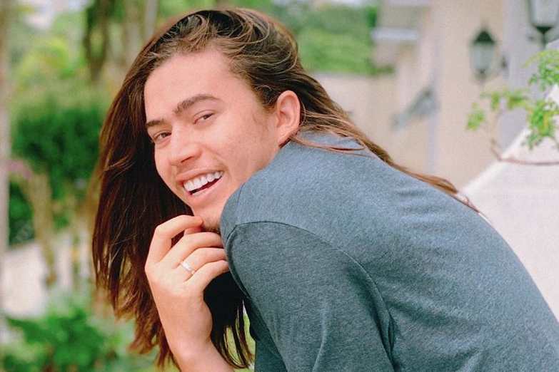 Whindersson Nunes sorrindo
