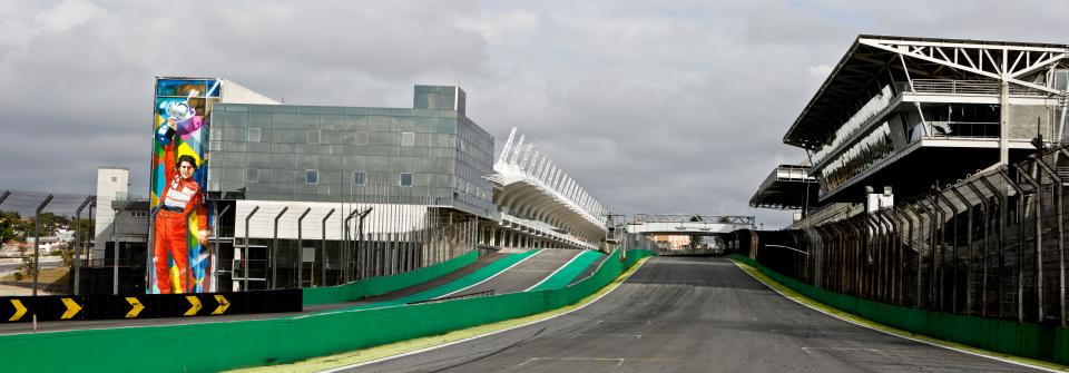 Painel do piloto de Fórmula 1 Ayrton Senna inaugurado no autódromo de Interlagos