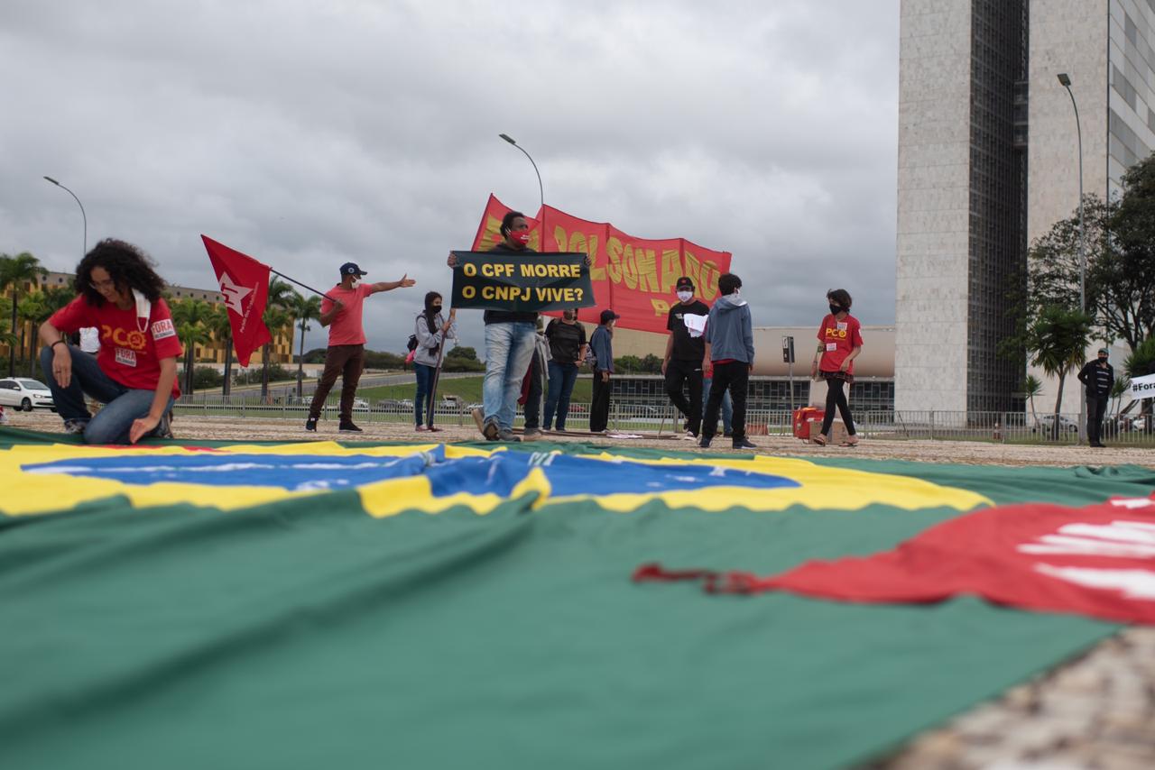 Manifestantes de oposição na Praça dos 3 Poderes