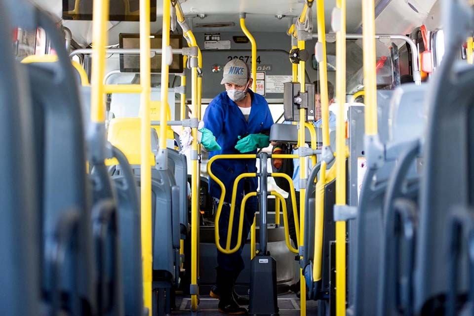 limpeza de ônibus