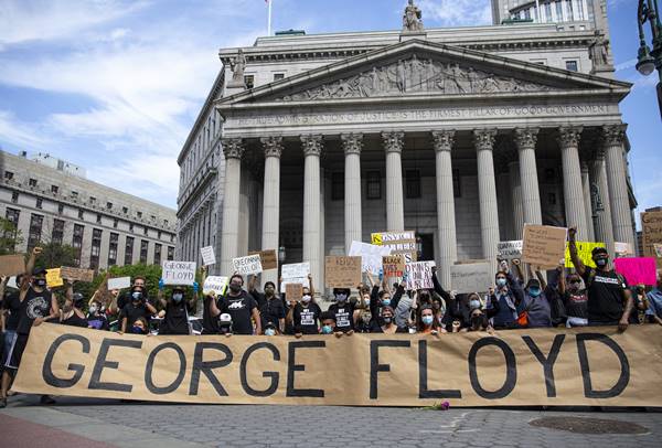 protesto contra o racismo e a truculência policial, depois da morte de George Floyd
