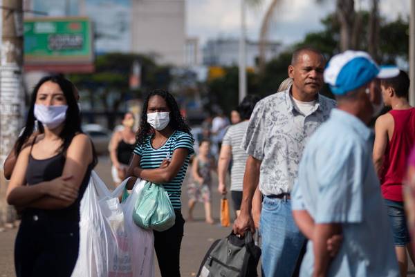 Pessoas na rua