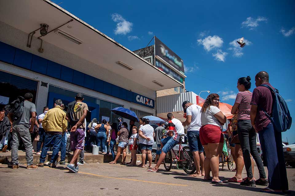 Filas nas Agências da Caixa Economica Federal - Auxilio Emergencial