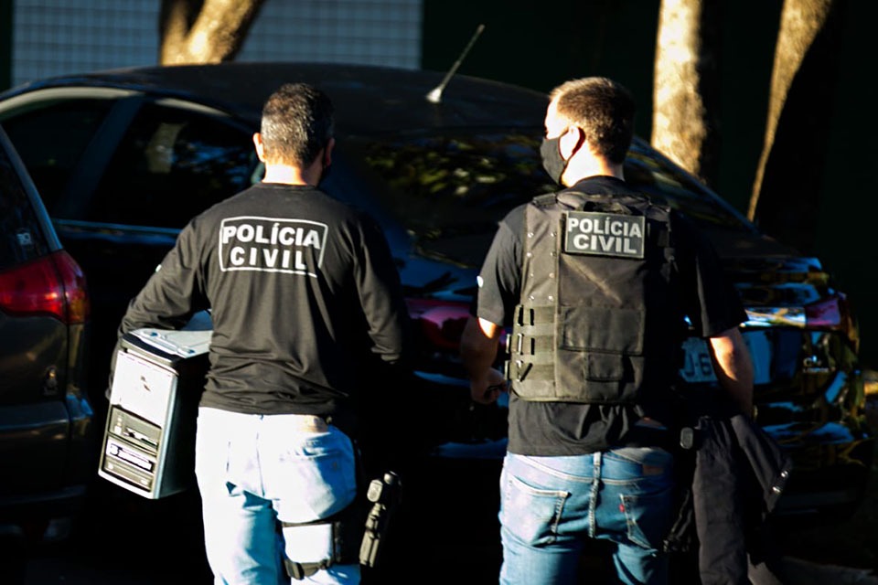 Policiais civis em operação