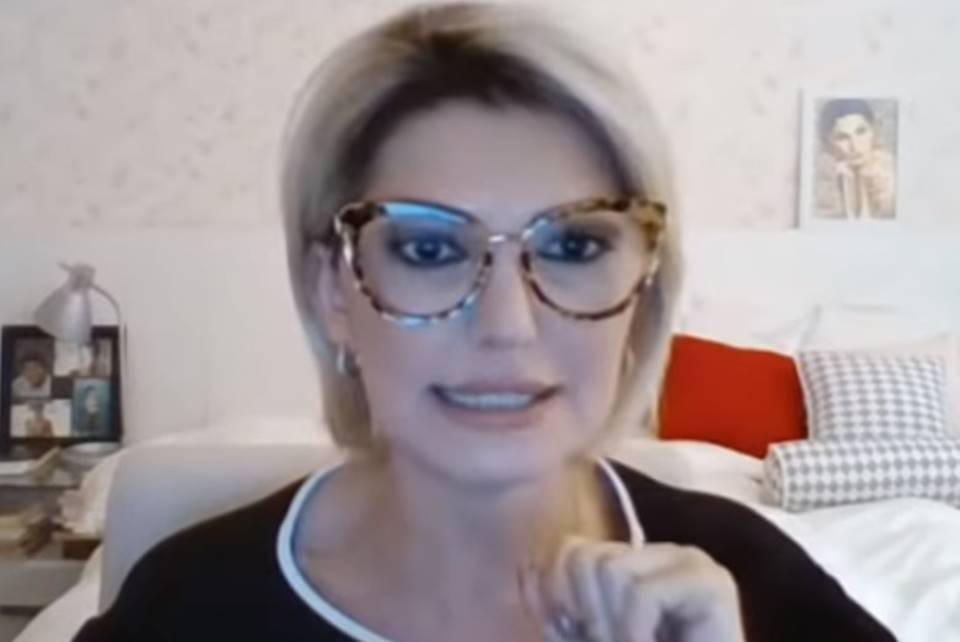Antônia Fontenelle em seu canal do Youtube